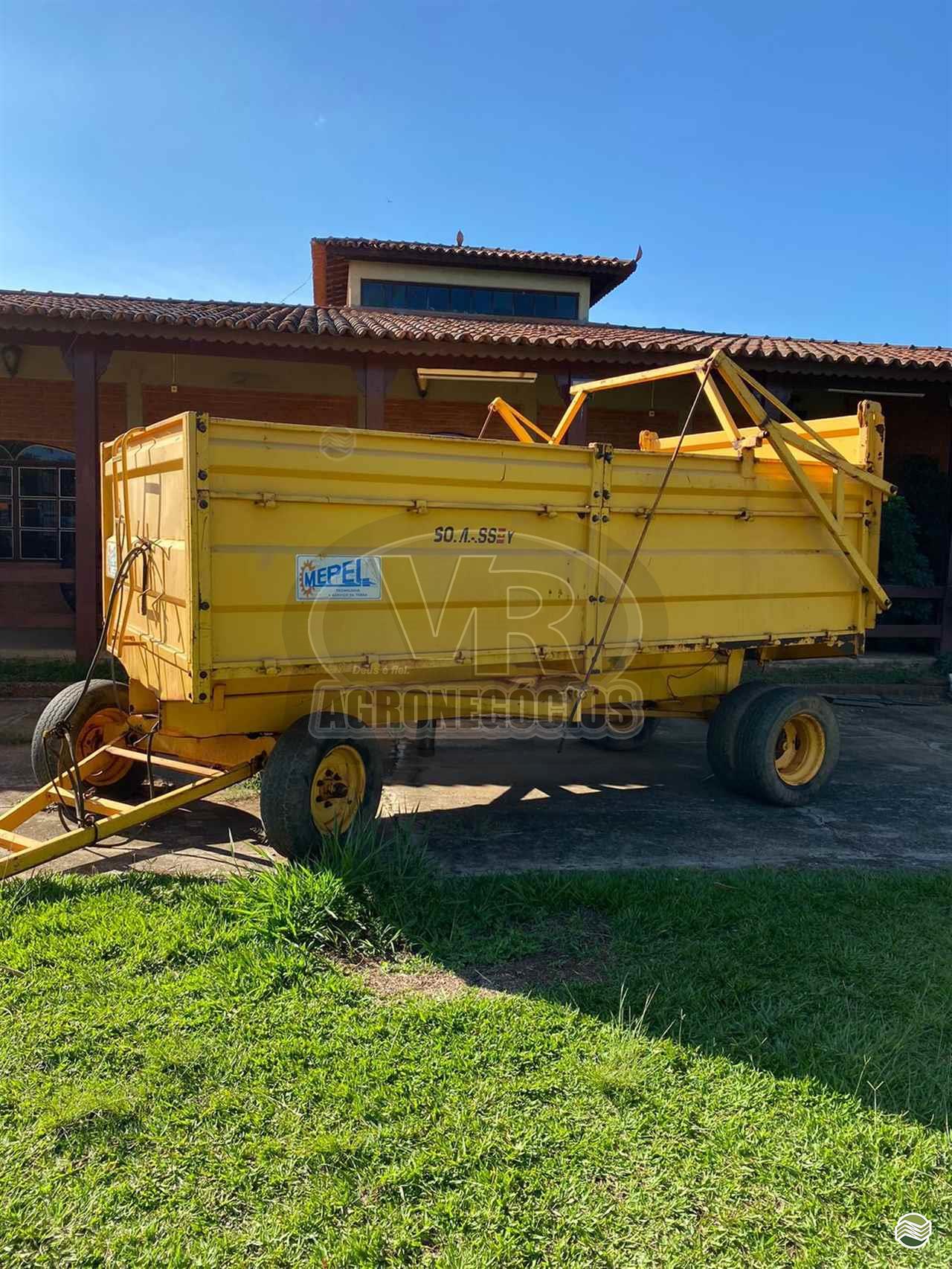 IMPLEMENTOS AGRICOLAS CARRETA AGRÍCOLA CARRETA BASCULANTE VR Agronegócios ARAXA MINAS GERAIS MG